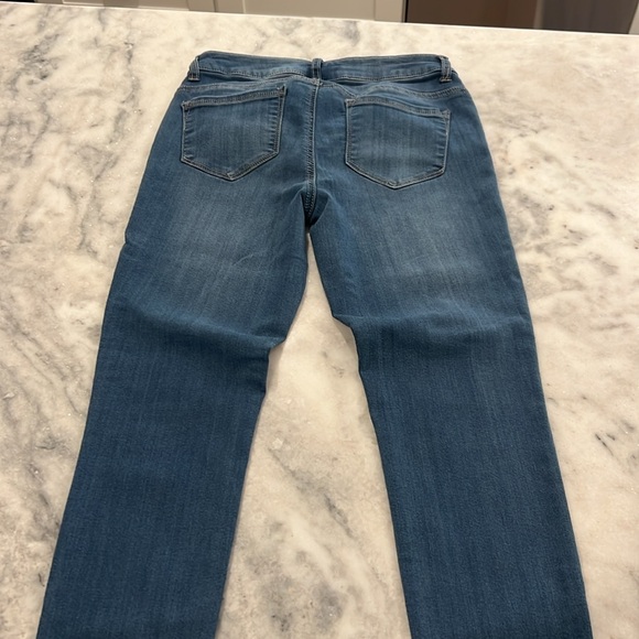 Women’s size 6 straight leg skinny jeans - Picture 3 of 4